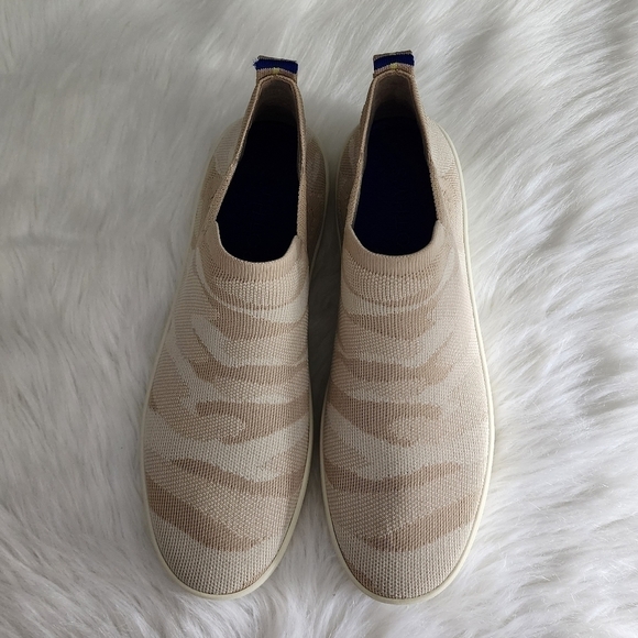 Rothy's Chelsea Sneaker in Beige Camo - Picture 5 of 10